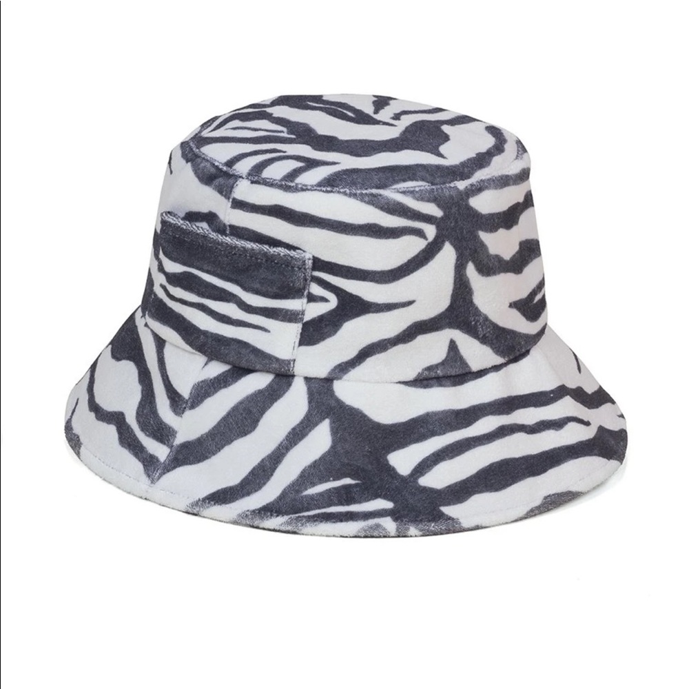 LACK OF COLOR WAVE BUCKET ZEBRA